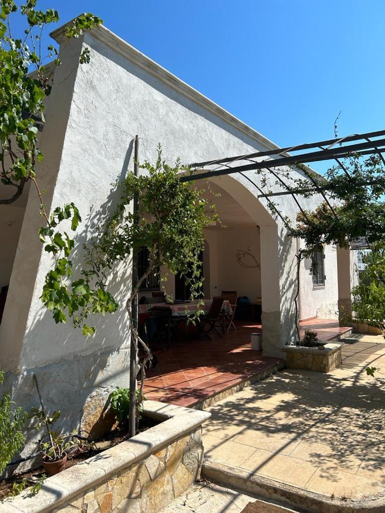 Villa Sol Invictus Est Serranova Esterno foto