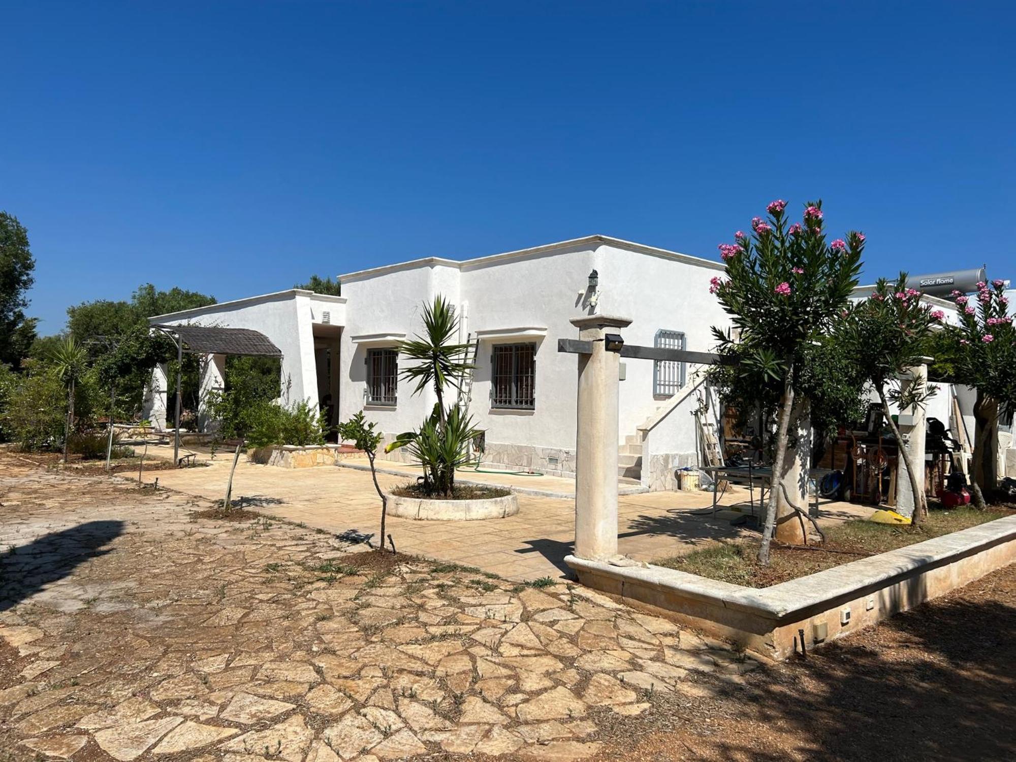 Villa Sol Invictus Est Serranova Esterno foto